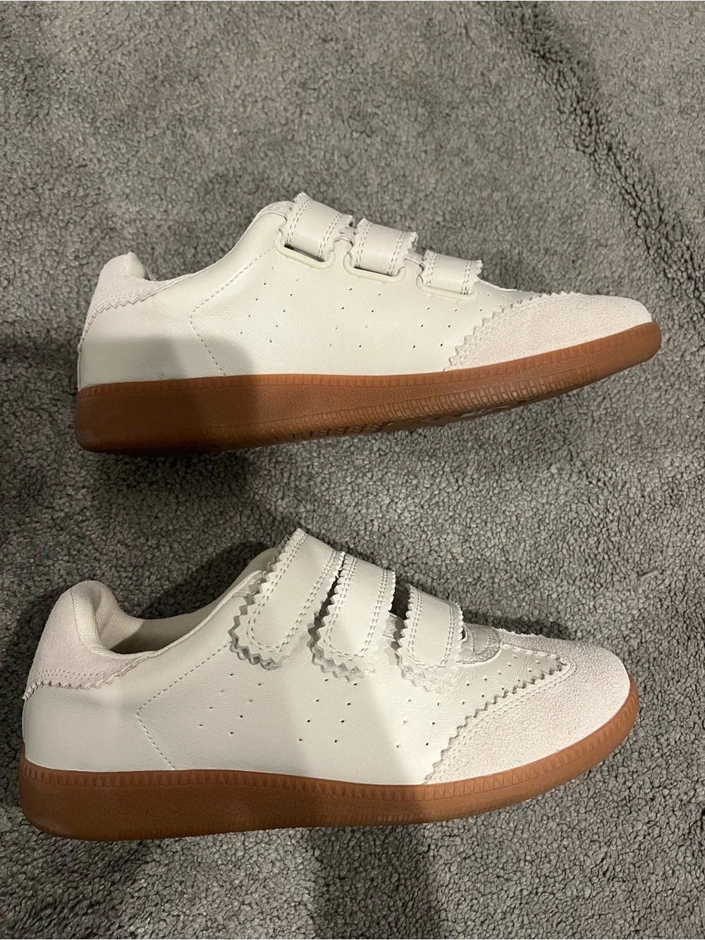 White Silent D brand new sneakers